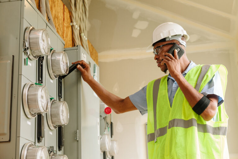 What is Electrical Load Testing? Load Testing Electricians at SESCOS