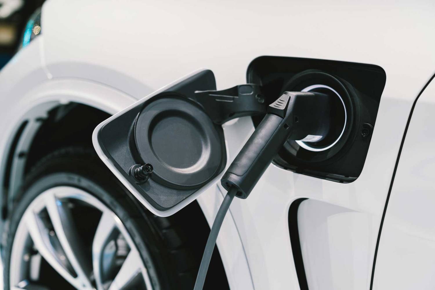 EV battery capacity charging stations for commercial locations 