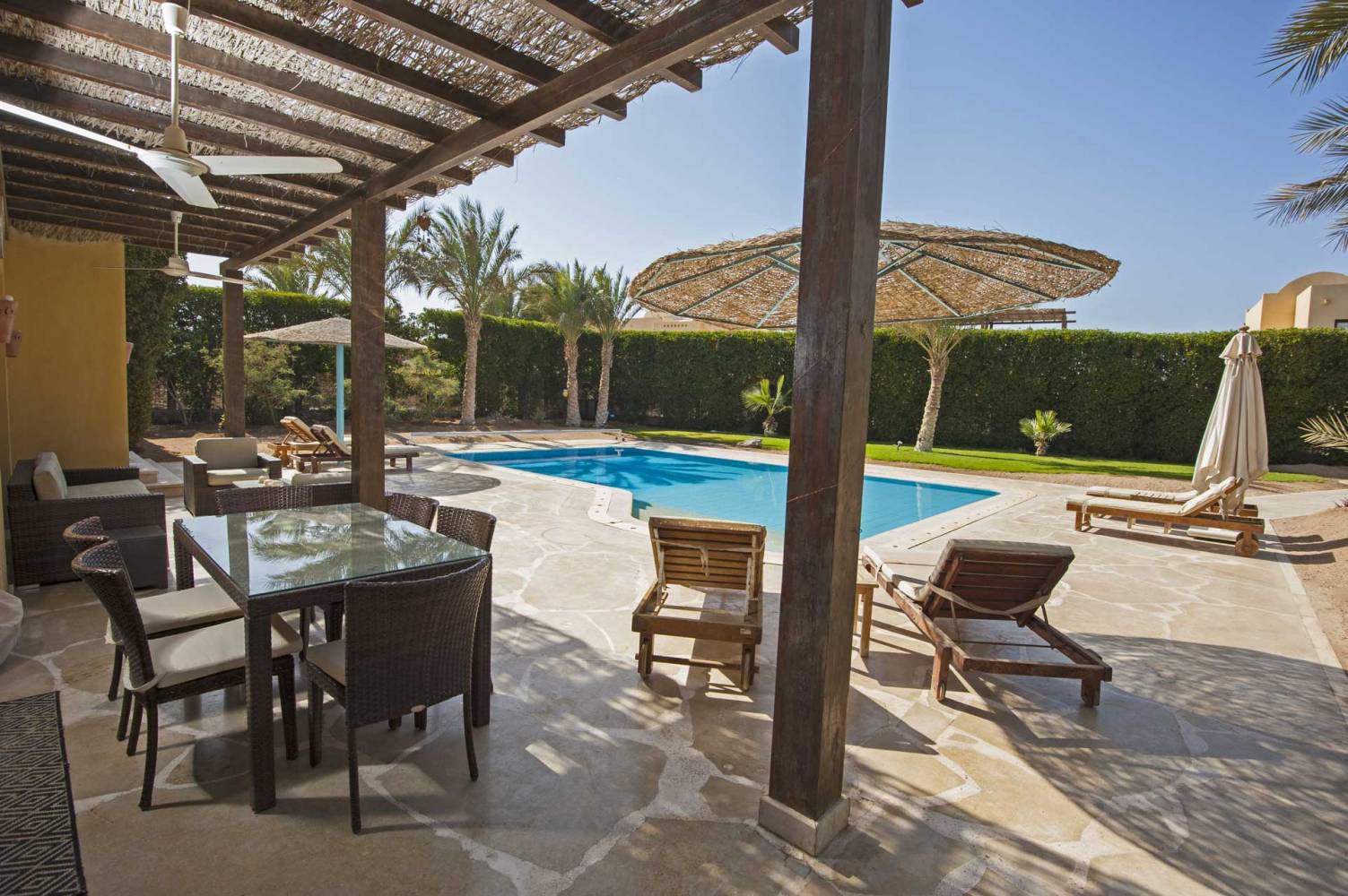Difference Between Indoor Outdoor Ceiling Fans The