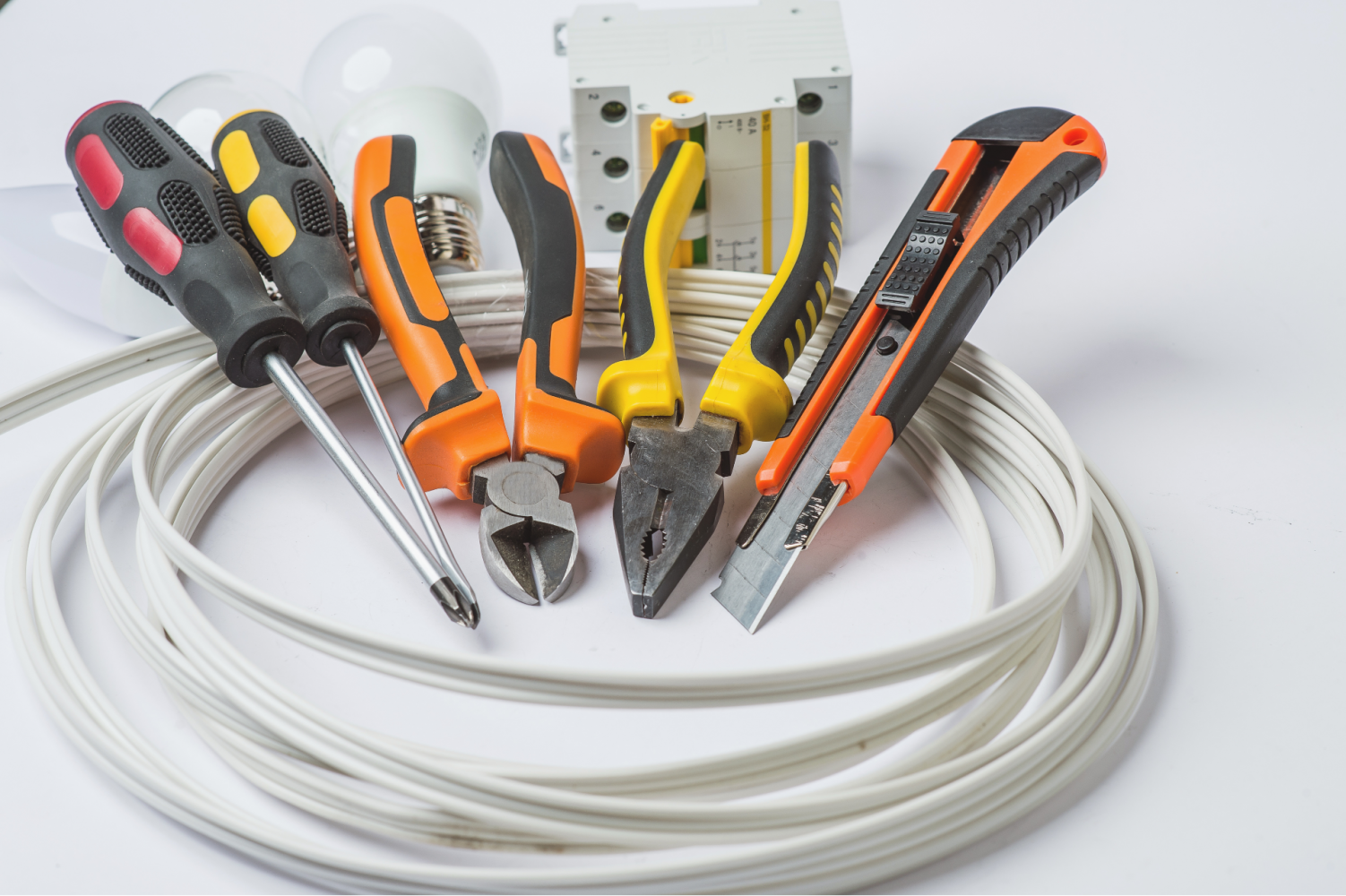 https://www.sescos.com/app/uploads/2021/01/image-of-electricians-tools.png