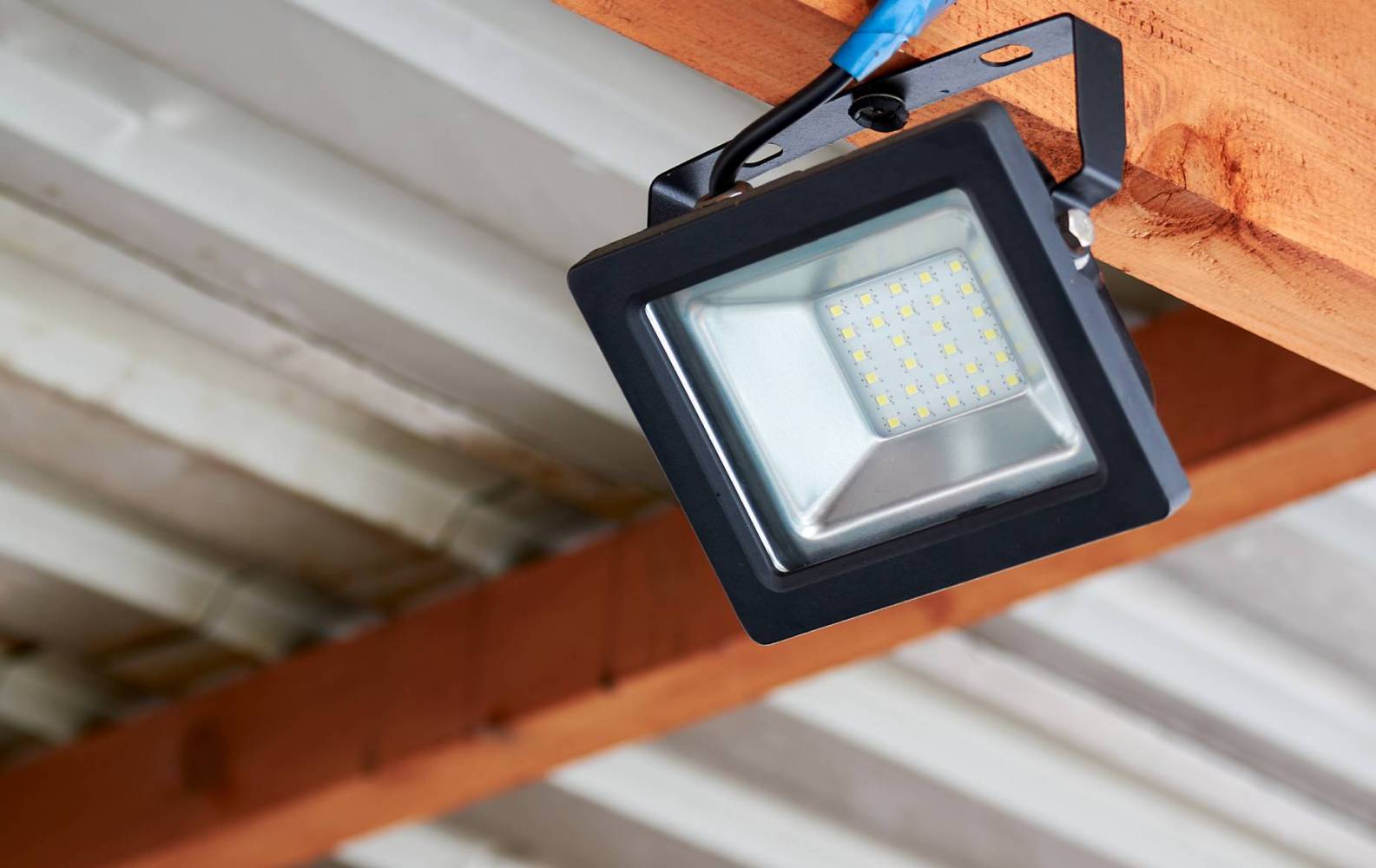 best led flood light bulbs for kitchen